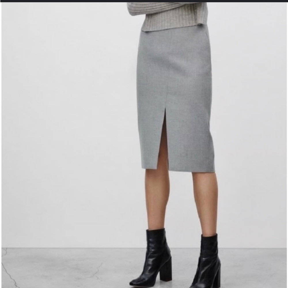 (23) Aritzia Babaton Jax Skirt